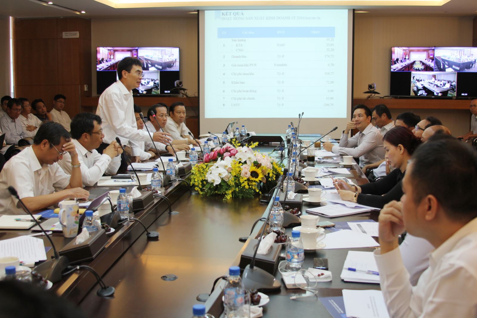 Tổng Giám đốc Tập đoàn Dầu khí Việt Nam làm việc với PV GAS về sơ kết công tác 6 tháng đầu năm 2016