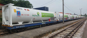 The train carries LNG from Thi Vai LNG harbor to customers in the Northern region.